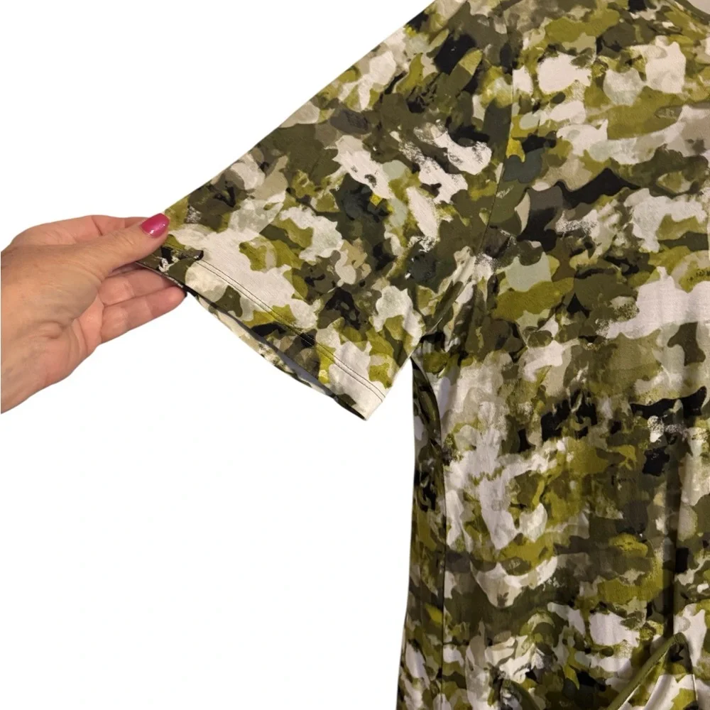 LOGO UNIQUE Camouflage Print Short Sleeve Top w/BACK PLEAT DETAIL  LARGE #G - Picture 3 of 9